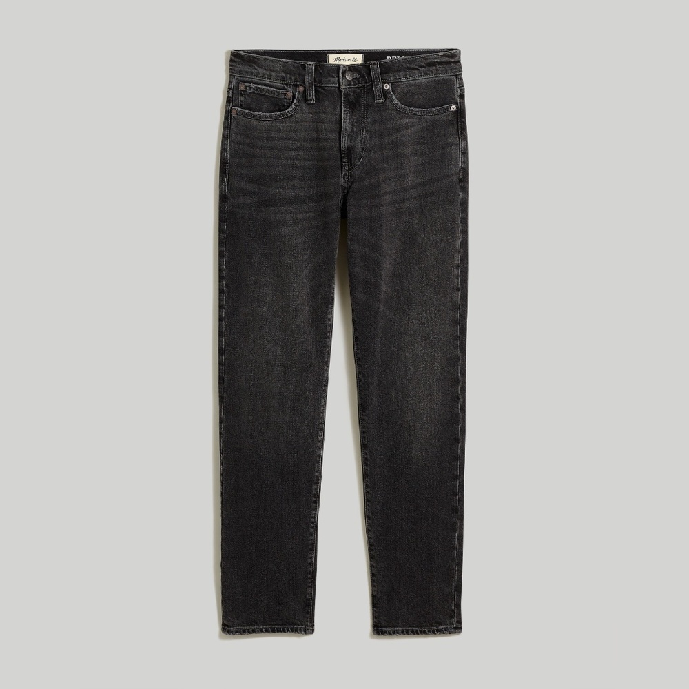 Madewell Relaxed Taper Jeans in Claybrook Wash